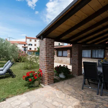 Charming Stone Cottage By The Sea Umag Exterior photo